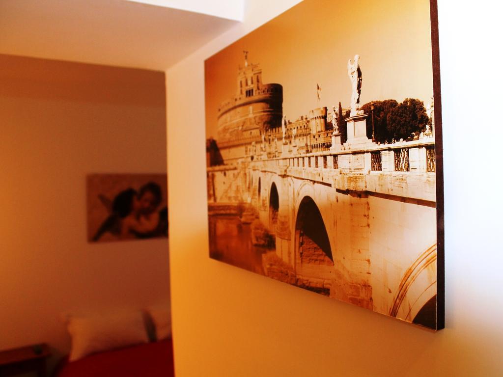 Hella Ibernesi 23 Fori Imperiali Inn, New Gestion! Řím Pokoj fotografie