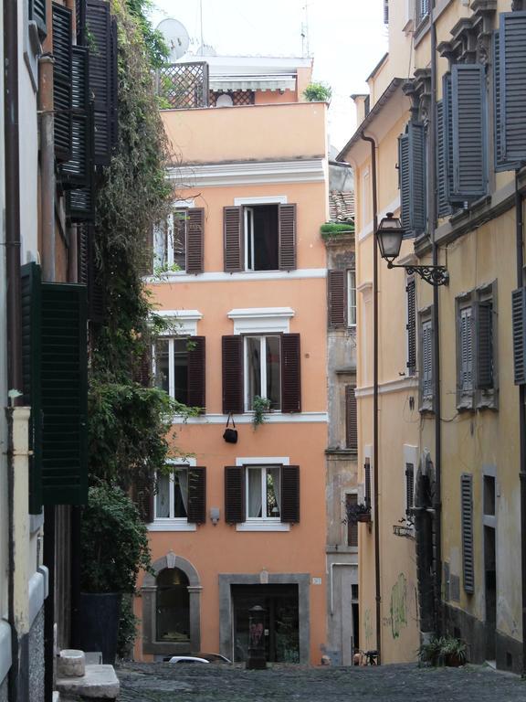Hella Ibernesi 23 Fori Imperiali Inn, New Gestion! Řím Pokoj fotografie