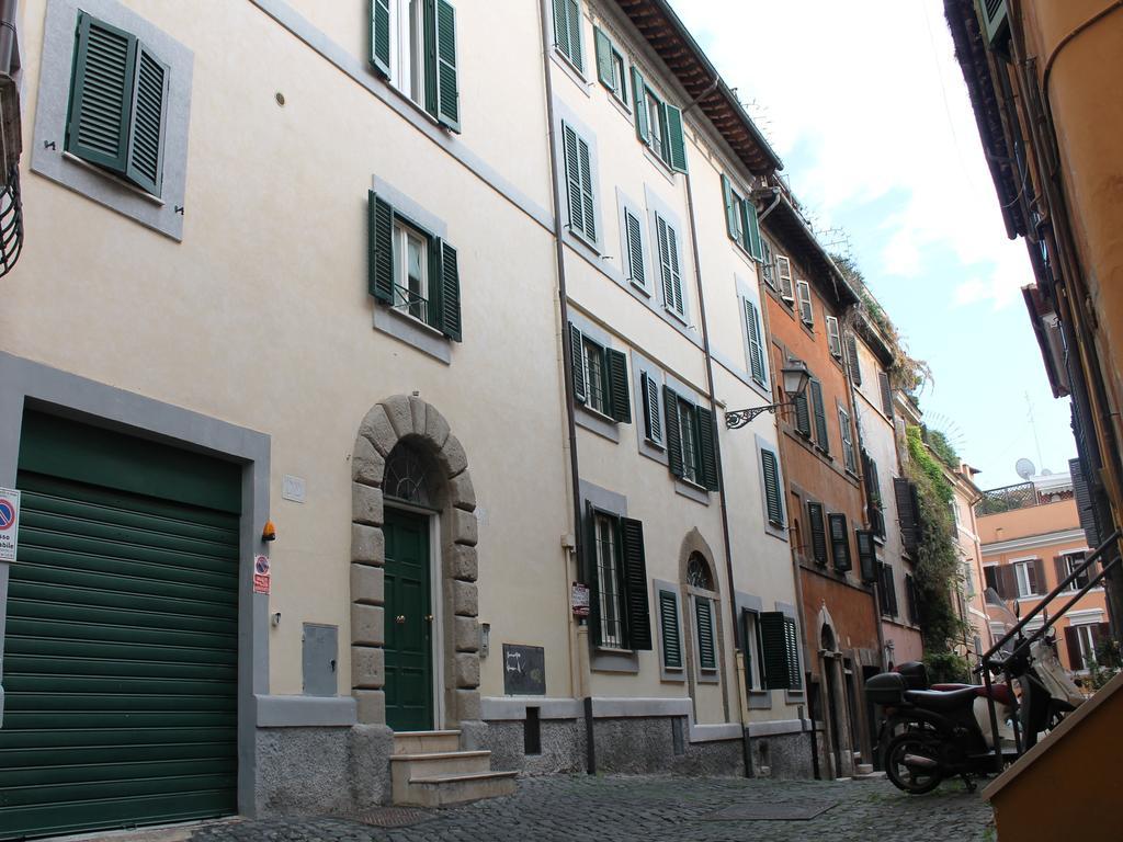 Hella Ibernesi 23 Fori Imperiali Inn, New Gestion! Řím Pokoj fotografie